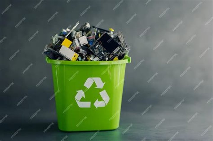 Can books go into recycling bin?