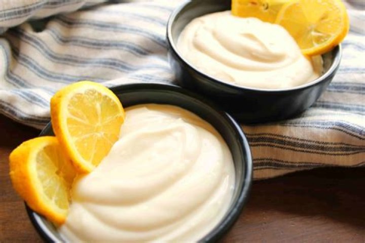 Can you mix lemon and yogurt?
