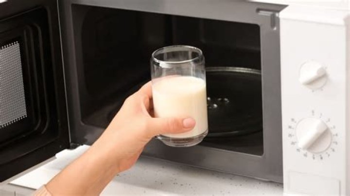 Can you put glass in the microwave?