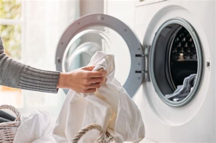 Can you wash oil rags in the washing machine?