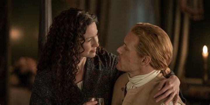 Does Jamie ever sleep with Laoghaire?