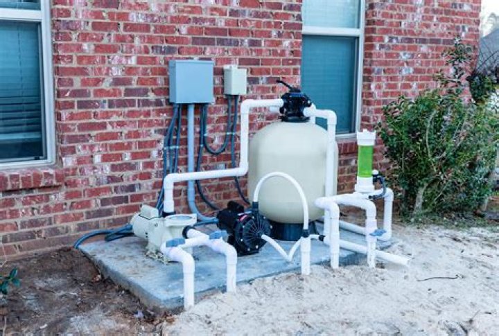 How many hours a day should a pool filter run?