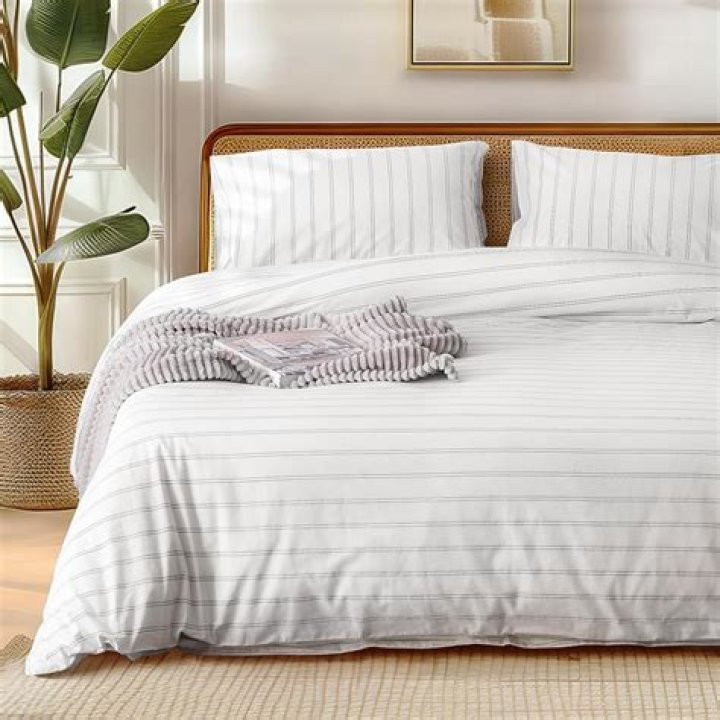 Is a queen duvet longer or wider?