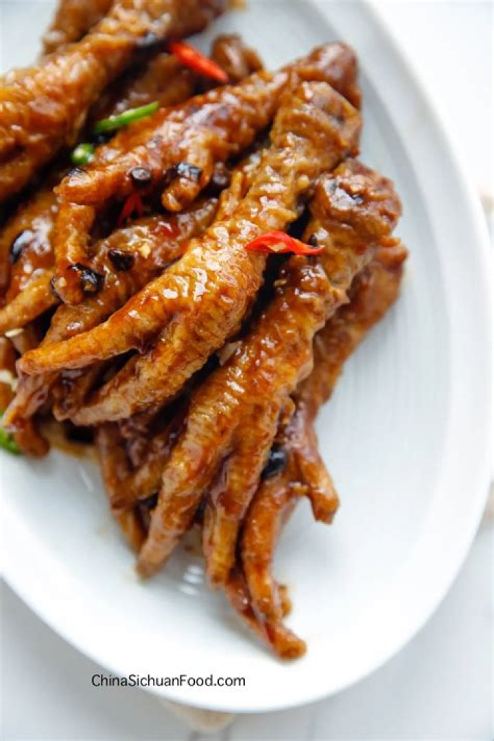 Is it OK to eat chicken feet?