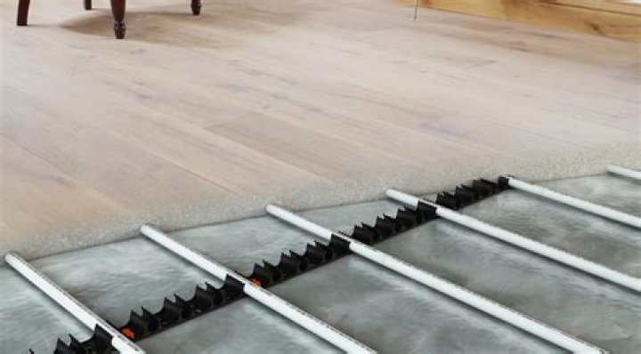 Should the floor be warm with underfloor heating?