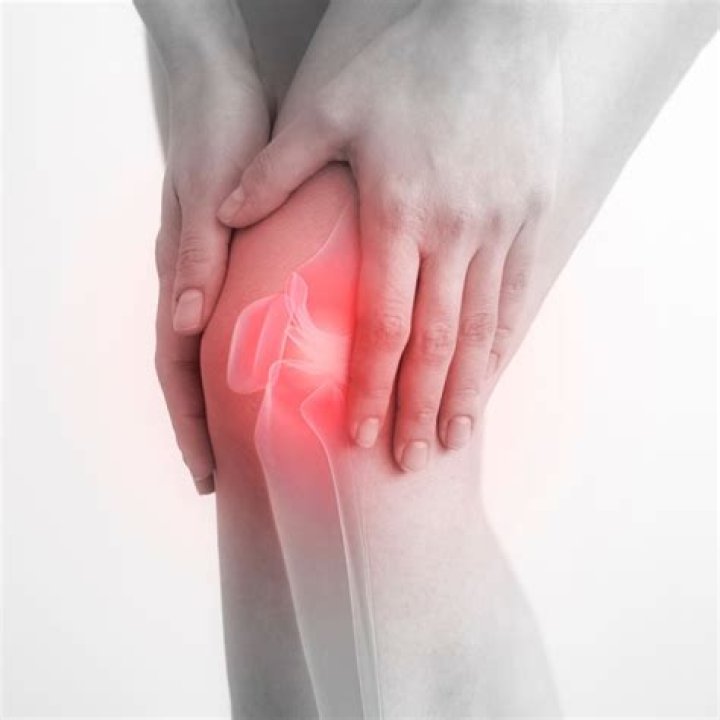 What infections cause joint pain?