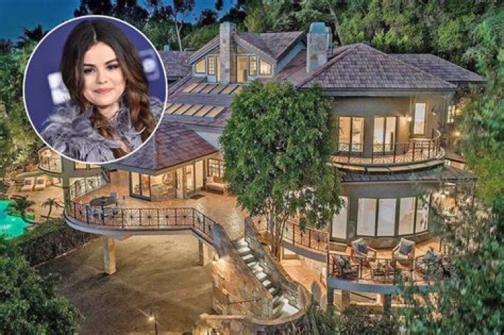 Where is Selena Gomez new house?