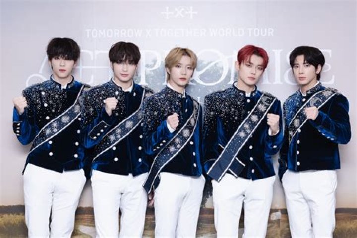 Who in TXT is dating?
